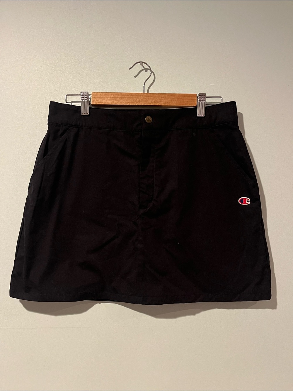 Champion Women’s Black Solid Short Skirt Button Front Logo Pockets, Size 12